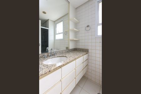 Apartamento à venda com 128m², 3 quartos e 2 vagasBanheiro da Suíte