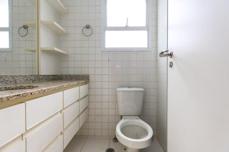 Apartamento à venda com 128m², 3 quartos e 2 vagasBanheiro da Suíte