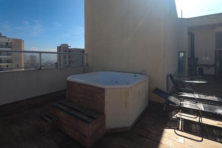 Studio à venda com 24m², 1 quarto e sem vaga Studio à venda com 24m², 1 quarto e sem vagaÁrea comum - Piscina