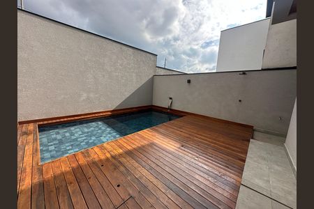 Casa de condomínio à venda com 171m², 3 quartos e 2 vagasPiscina