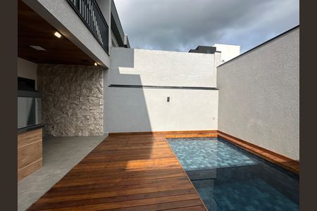 Casa de condomínio à venda com 171m², 3 quartos e 2 vagasPiscina