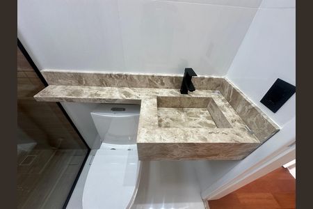 Casa de condomínio à venda com 171m², 3 quartos e 2 vagasBanheiro