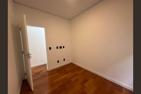 Casa de condomínio à venda com 171m², 3 quartos e 2 vagasQuarto 1