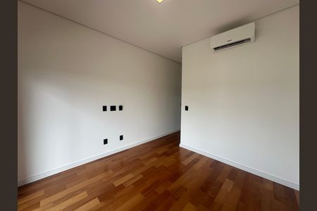 Casa de condomínio à venda com 171m², 3 quartos e 2 vagasSuíte