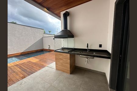 Casa de condomínio à venda com 171m², 3 quartos e 2 vagasChurrasqueira