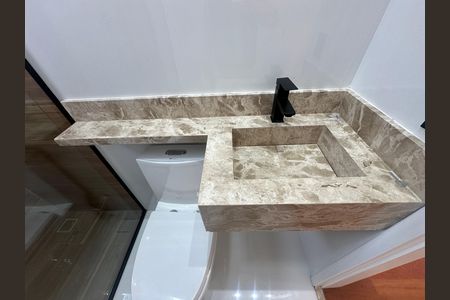 Casa de condomínio à venda com 171m², 3 quartos e 2 vagasBanheiro