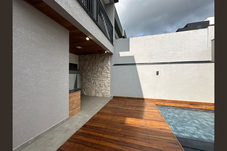 Casa de condomínio à venda com 171m², 3 quartos e 2 vagasPiscina