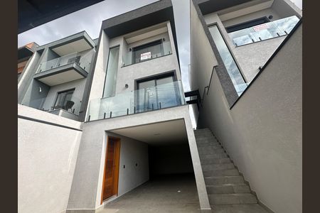 Casa de condomínio à venda com 171m², 3 quartos e 2 vagasFachada