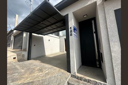 Casa de condomínio à venda com 171m², 3 quartos e 2 vagasFachada