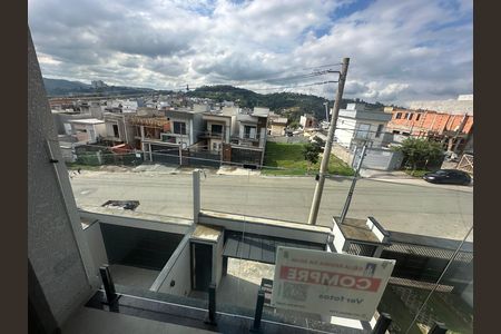 Casa de condomínio à venda com 171m², 3 quartos e 2 vagasVaranda