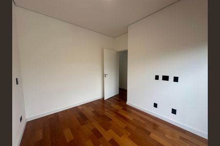 Casa de condomínio à venda com 171m², 3 quartos e 2 vagasQuarto 2