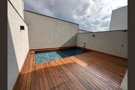 Casa de condomínio à venda com 171m², 3 quartos e 2 vagasPiscina