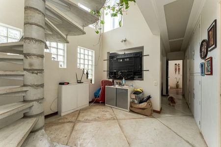 Casa de condomínio à venda com 720m², 2 quartos e 5 vagas Casa de condomínio à venda com 720m², 2 quartos e 5 vagasÁrea de Serviço