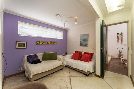 Quarto  de casa à venda com 3 quartos, 720m² em Residencial Seis (Alphaville), Santana de Parnaíba