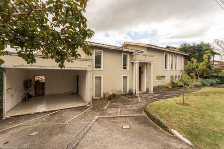 Casa de condomínio à venda com 720m², 2 quartos e 5 vagas Casa de condomínio à venda com 720m², 2 quartos e 5 vagasÁrea externa