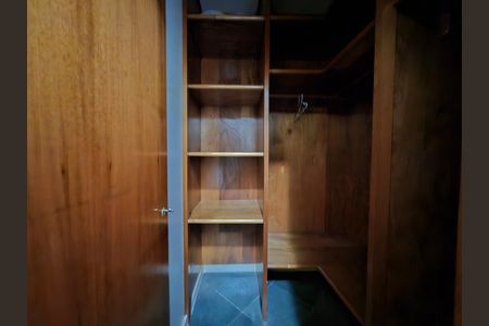 Apartamento para alugar com 110m², 2 quartos e 1 vaga Apartamento para alugar com 110m², 2 quartos e 1 vagaCloset