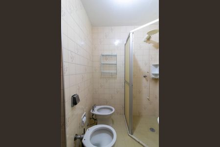 Banheiro de apartamento à venda com 1 quarto, 48m² em Vila Lidia, Campinas