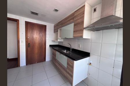 Apartamento à venda com 102m², 2 quartos e 2 vagas Apartamento à venda com 102m², 2 quartos e 2 vagasCozinha