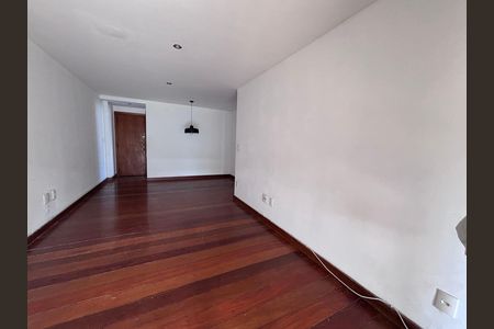 Apartamento à venda com 102m², 2 quartos e 2 vagas Apartamento à venda com 102m², 2 quartos e 2 vagasSala