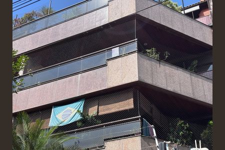 Apartamento à venda com 102m², 2 quartos e 2 vagas Apartamento à venda com 102m², 2 quartos e 2 vagasPlaca