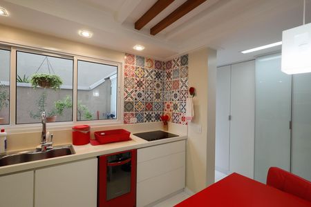 Casa de condomínio à venda com 235m², 4 quartos e 3 vagas Casa de condomínio à venda com 235m², 4 quartos e 3 vagasCozinha