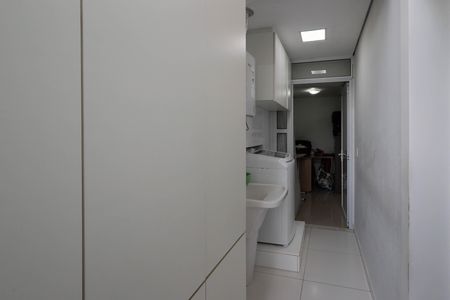Casa de condomínio à venda com 235m², 4 quartos e 3 vagas Casa de condomínio à venda com 235m², 4 quartos e 3 vagasÁrea de Serviço