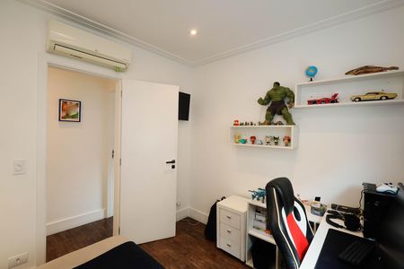 Casa de condomínio à venda com 235m², 4 quartos e 3 vagas Casa de condomínio à venda com 235m², 4 quartos e 3 vagasQuarto 2