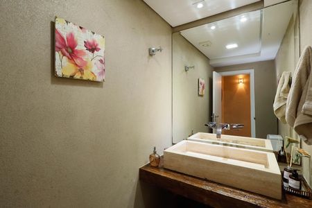 Casa de condomínio à venda com 235m², 4 quartos e 3 vagas Casa de condomínio à venda com 235m², 4 quartos e 3 vagasLavabo