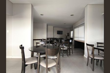 Apartamento para alugar com 140m², 4 quartos e 2 vagas Apartamento para alugar com 140m², 4 quartos e 2 vagasÁrea comum - Salão de festas