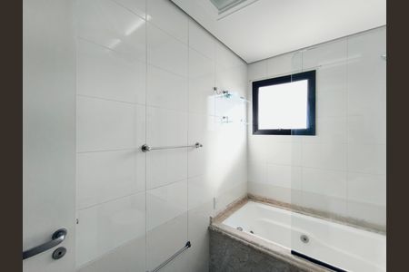 Apartamento para alugar com 140m², 4 quartos e 2 vagas Apartamento para alugar com 140m², 4 quartos e 2 vagasBanheiro da Suíte 1