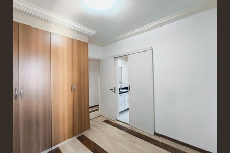 Apartamento para alugar com 140m², 4 quartos e 2 vagas Apartamento para alugar com 140m², 4 quartos e 2 vagasQuarto 3