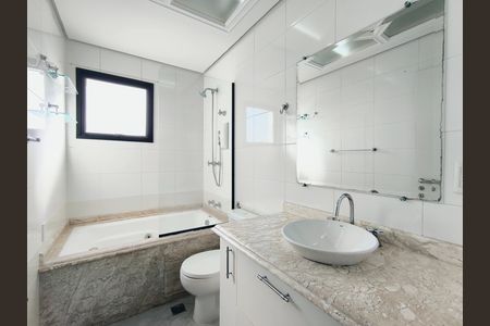Apartamento para alugar com 140m², 4 quartos e 2 vagas Apartamento para alugar com 140m², 4 quartos e 2 vagasBanheiro da Suíte 1