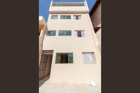 Casa à venda com 220m², 6 quartos e 2 vagasFachada dos fundos