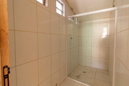 Casa à venda com 220m², 6 quartos e 2 vagasBanheiro - Casa 3