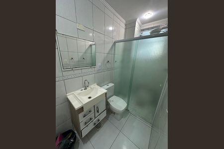 Banheiro de apartamento para alugar com 1 quarto, 29m² em Centro, São Vicente