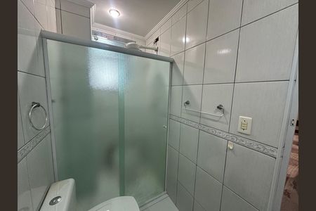 Banheiro de apartamento para alugar com 1 quarto, 29m² em Centro, São Vicente