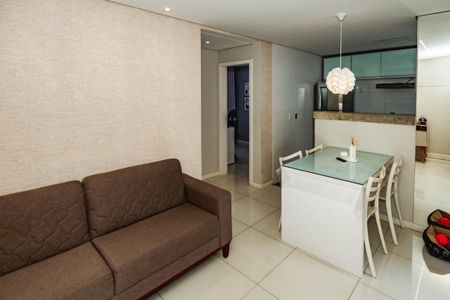 Sala de apartamento para alugar com 2 quartos, 47m² em Itatiaia, Belo Horizonte