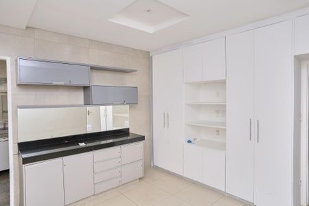 Casa para alugar com 360m², 4 quartos e 5 vagasSuíte 1