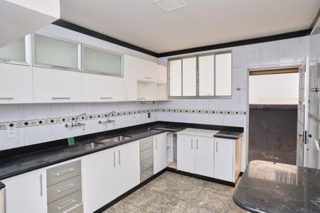 Casa para alugar com 360m², 4 quartos e 5 vagasCozinha