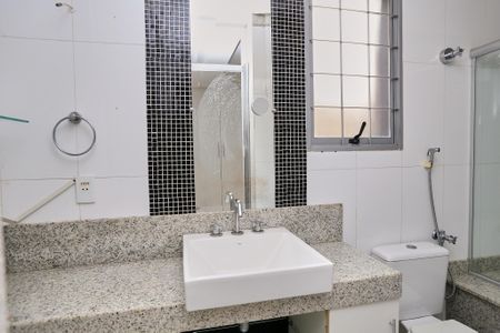 Casa para alugar com 360m², 4 quartos e 5 vagasBanheiro da Suíte