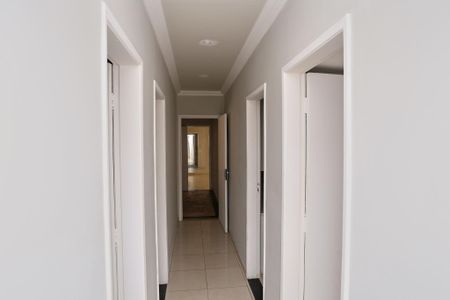 Casa para alugar com 360m², 4 quartos e 5 vagasCorredor