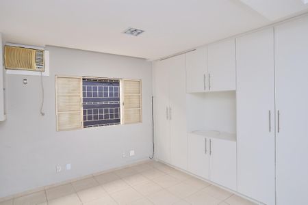 Casa para alugar com 360m², 4 quartos e 5 vagasSuíte