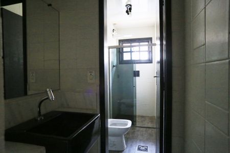 Casa para alugar com 360m², 4 quartos e 5 vagasBanheiro