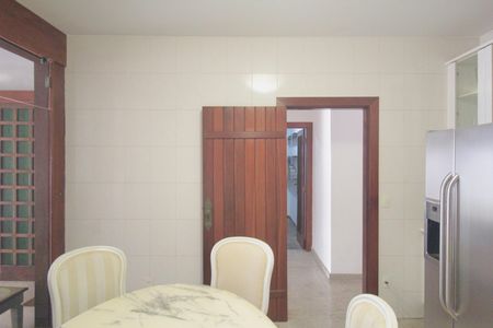 Casa para alugar com 600m², 4 quartos e 4 vagasCozinha