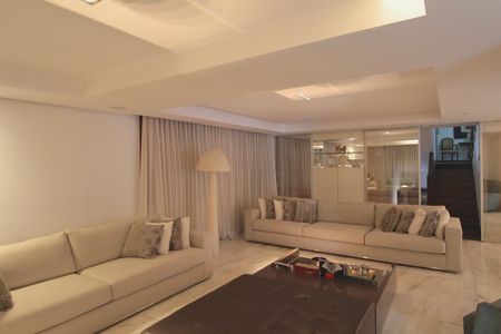 Casa para alugar com 600m², 4 quartos e 4 vagasSala de Estar