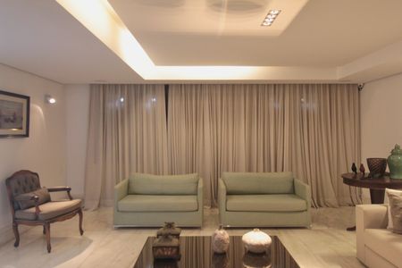 Casa para alugar com 600m², 4 quartos e 4 vagasSala de Estar