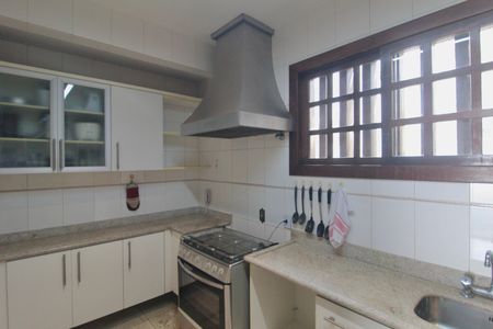 Casa para alugar com 600m², 4 quartos e 4 vagasCozinha
