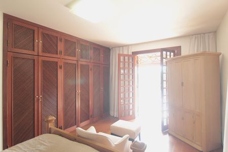 Casa para alugar com 600m², 4 quartos e 4 vagasQuarto 1