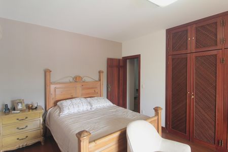 Casa para alugar com 600m², 4 quartos e 4 vagasQuarto 1