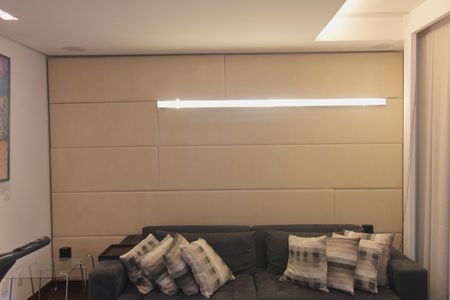 Casa para alugar com 600m², 4 quartos e 4 vagasSala de TV